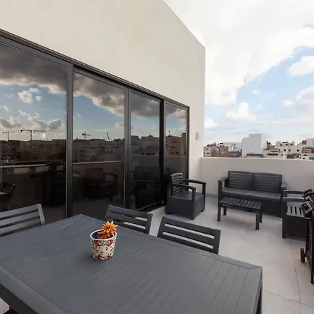 Apartamento Penthouse With Bbq Kitchen Island & Massive Living By 360 Estates *