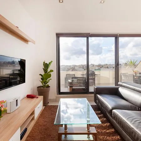 Penthouse With Bbq Kitchen Island & Massive Living By 360 Estates San Ġiljan