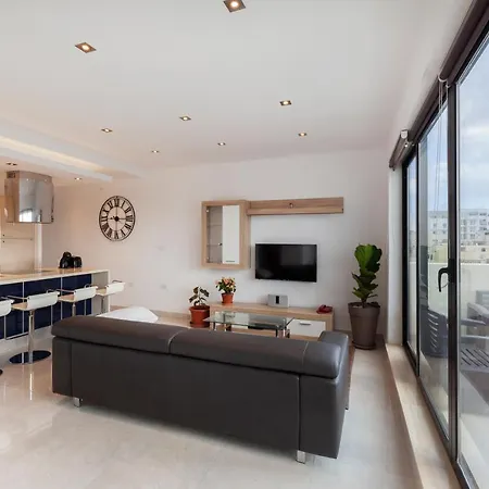 Apartment Penthouse With Bbq Kitchen Island & Massive Living By 360 Estates Saint Julian's