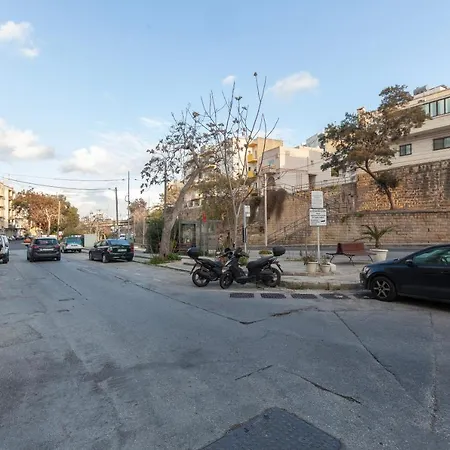 Apartment Penthouse With Bbq Kitchen Island & Massive Living By 360 Estates Saint Julian's