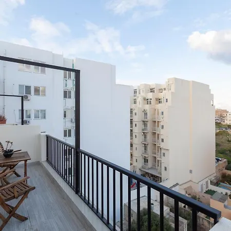 Appartement Penthouse With Bbq Kitchen Island & Massive Living By 360 Estates *