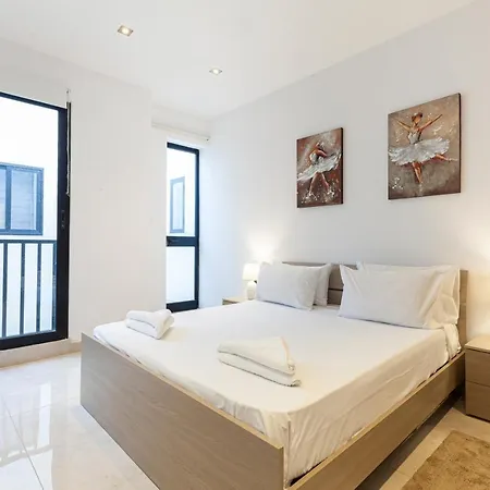 Penthouse With Bbq Kitchen Island & Massive Living By 360 Estates Apartment Saint Julian's