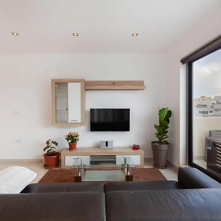 Appartement Penthouse With Bbq Kitchen Island & Massive Living By 360 Estates *